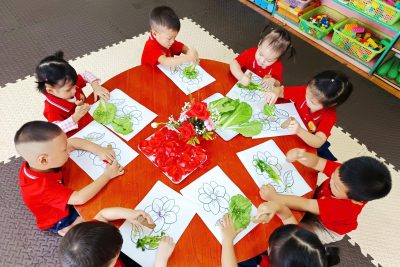Hoạt động trải nghiệm: Hoạ sĩ tí hon(3-4 tuổi)