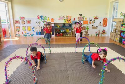 PTVĐ: Bò chui qua cổng
